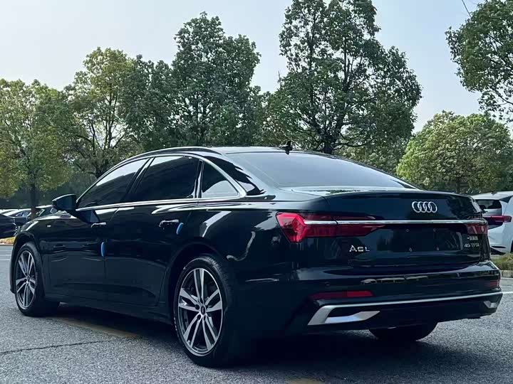 Фото 9 - Audi A6L