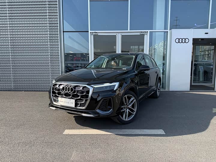 Фото 1 - Audi Q7