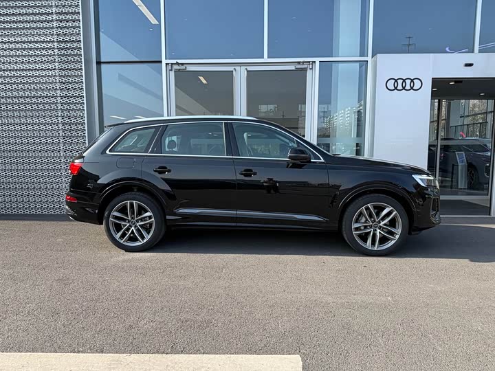 Фото 3 - Audi Q7