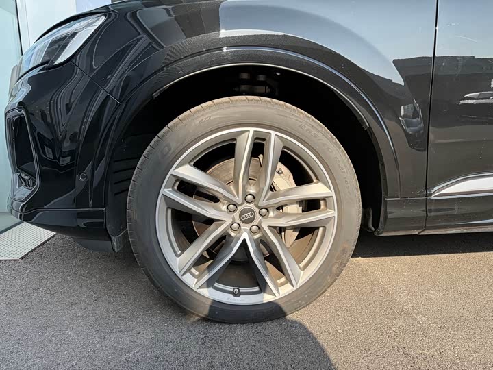 Фото 7 - Audi Q7