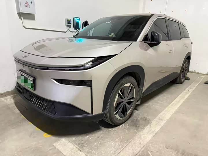 Фото 1 - Toyota bZ3X