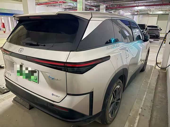 Фото 7 - Toyota bZ3X