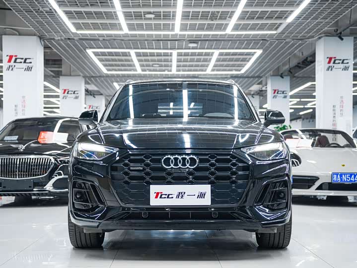 Фото 2 - Audi Q5L