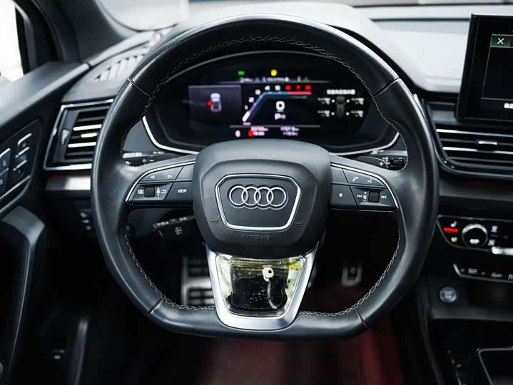 Фото 5 - Audi Q5L