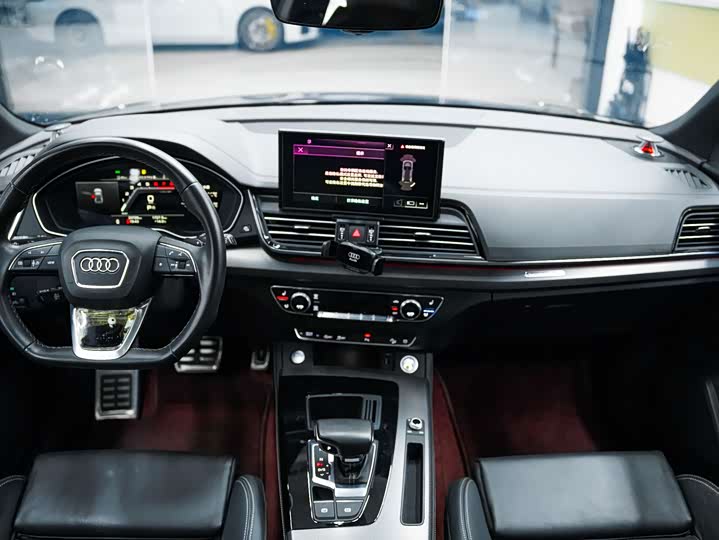 Фото 6 - Audi Q5L