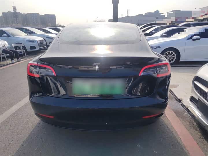 Фото 6 - Tesla Model 3