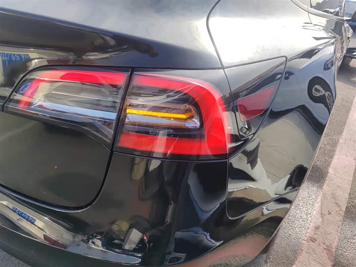 Фото 8 - Tesla Model 3