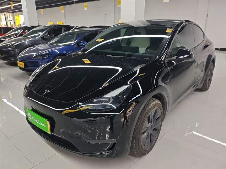 Фото 1 - Tesla Model Y