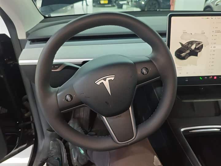 Фото 3 - Tesla Model Y