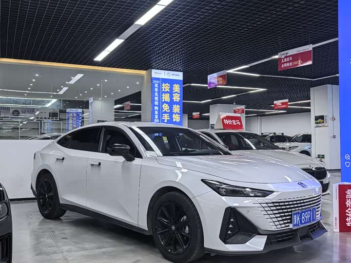 Фото 1 - Changan UNI-V