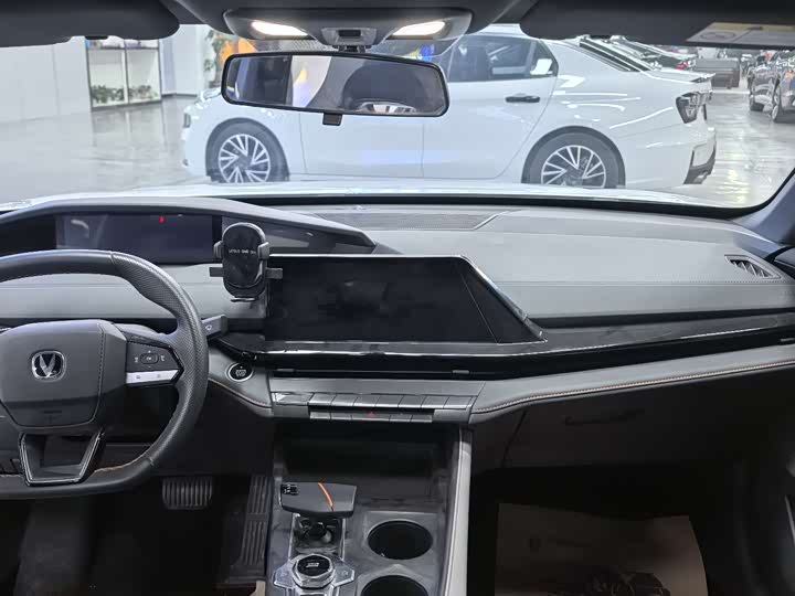 Фото 3 - Changan UNI-V