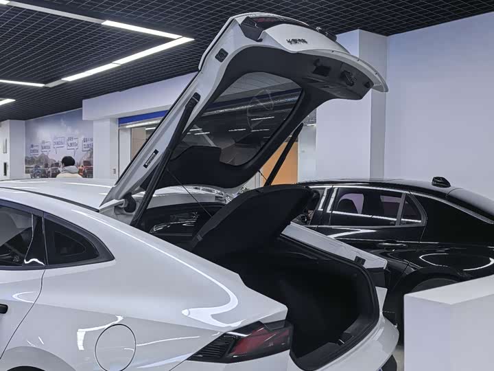 Фото 8 - Changan UNI-V