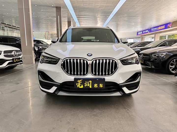 Фото 2 - BMW X1