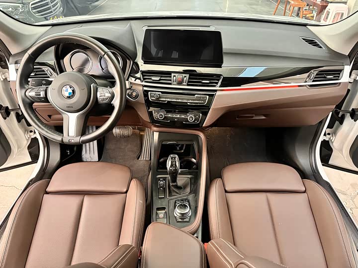 Фото 8 - BMW X1