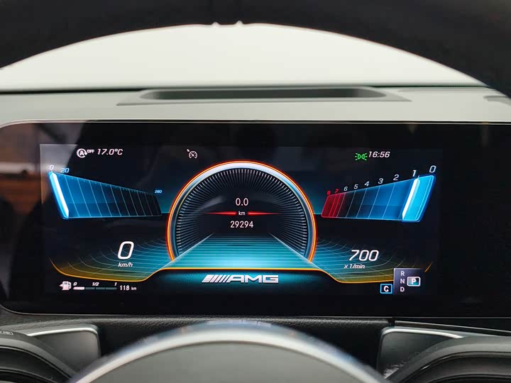 Фото 9 - Mercedes-Benz GLB-Class AMG