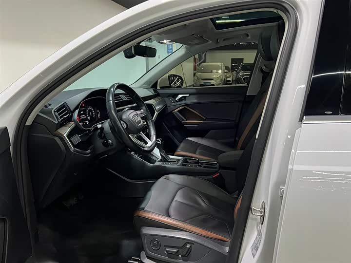 Фото 9 - Audi Q3