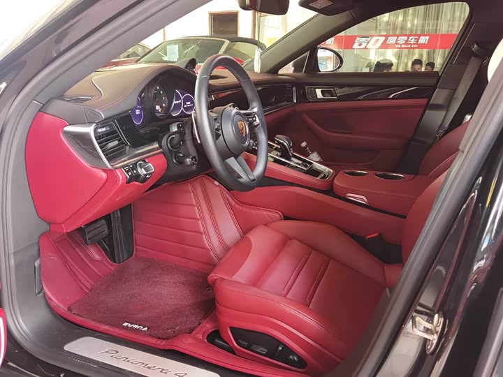 Фото 7 - Porsche Panamera