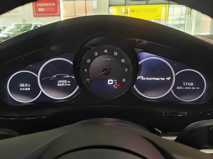 Фото 9 - Porsche Panamera