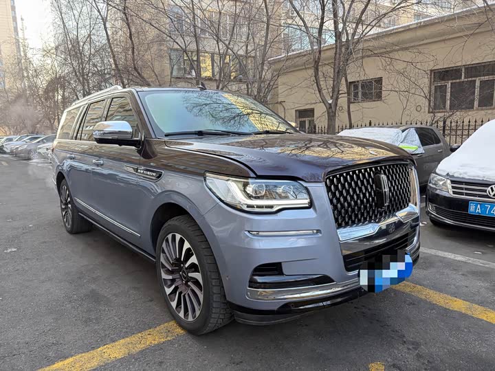 Фото 2 - Lincoln Navigator One