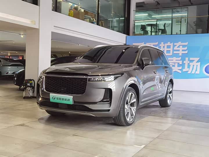 Фото 1 - LiXiang One