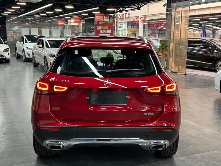 Фото 4 - Mercedes-Benz GLA-Class