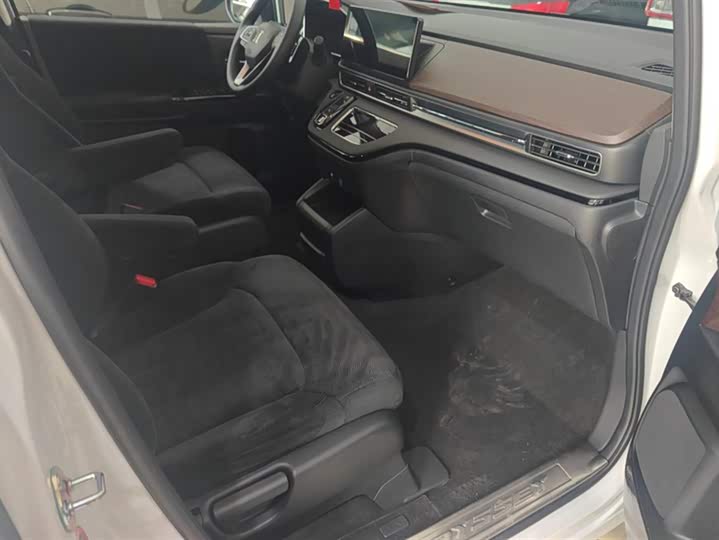 Фото 8 - Honda Odyssey