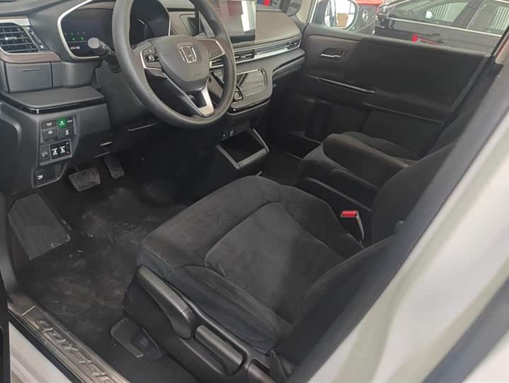 Фото 9 - Honda Odyssey