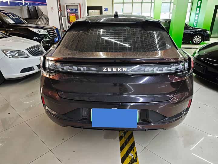 Фото 4 - Zeekr 001