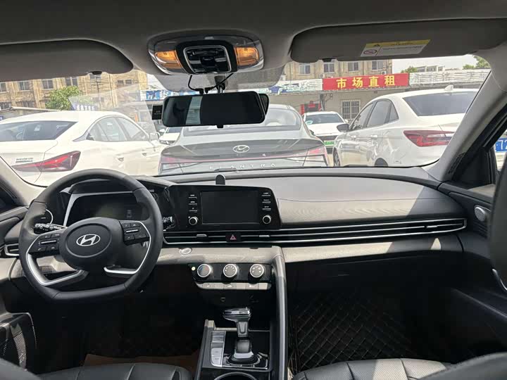 Фото 8 - Hyundai Elantra N line