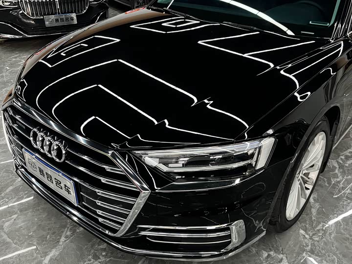 Фото 2 - Audi A8
