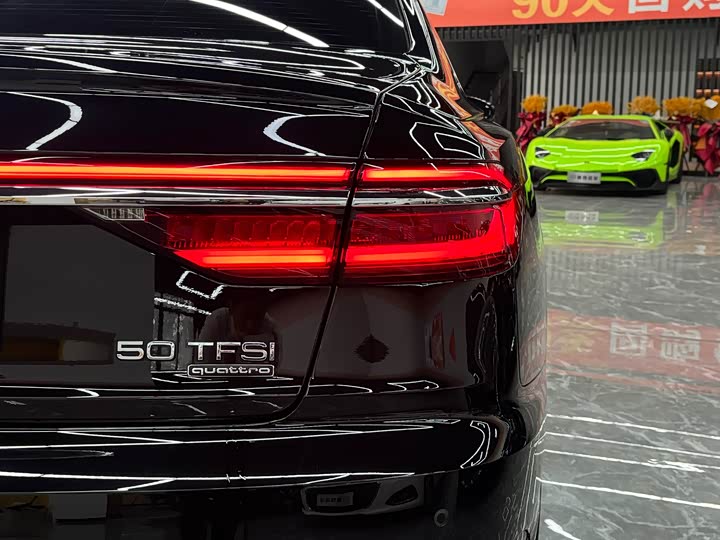 Фото 6 - Audi A8