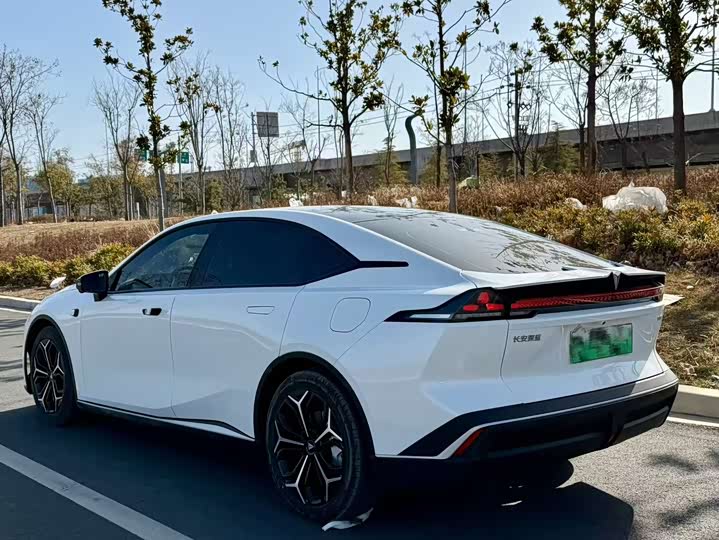 Фото 9 - Changan Deepal SL03