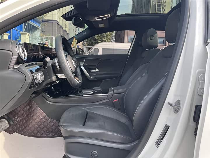 Фото 5 - Mercedes-Benz A-Class