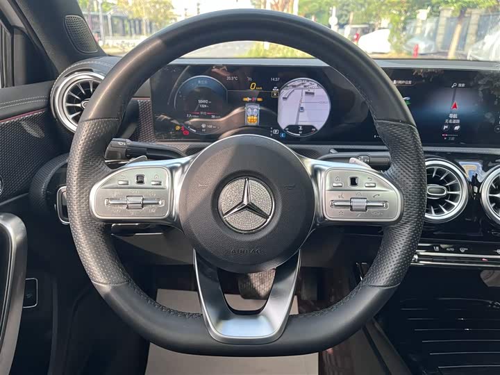 Фото 8 - Mercedes-Benz A-Class