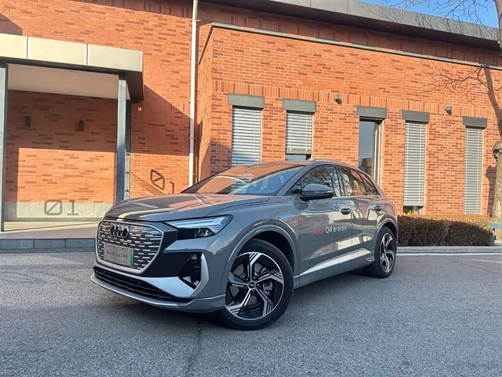 Фото 1 - Audi Q4 e-tron