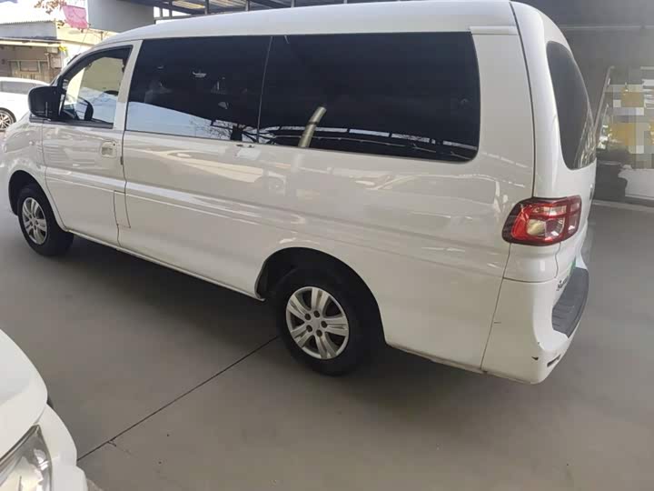 Фото 5 - Dongfeng Forthing Lingzhi M5