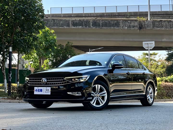 Фото 1 - Volkswagen Magotan