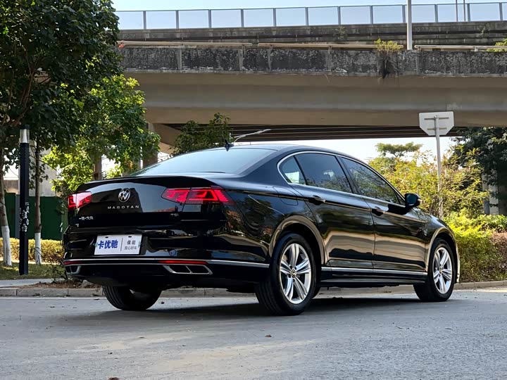 Фото 7 - Volkswagen Magotan