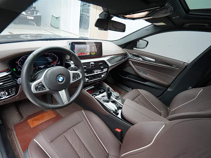 Фото 3 - BMW 5 Series
