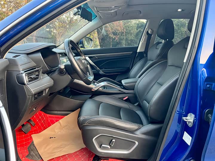 Фото 6 - Geely Atlas