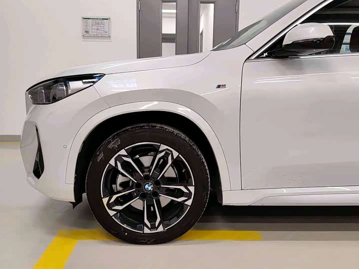 Фото 4 - BMW X1