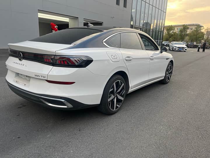 Фото 9 - Volkswagen Lamando L