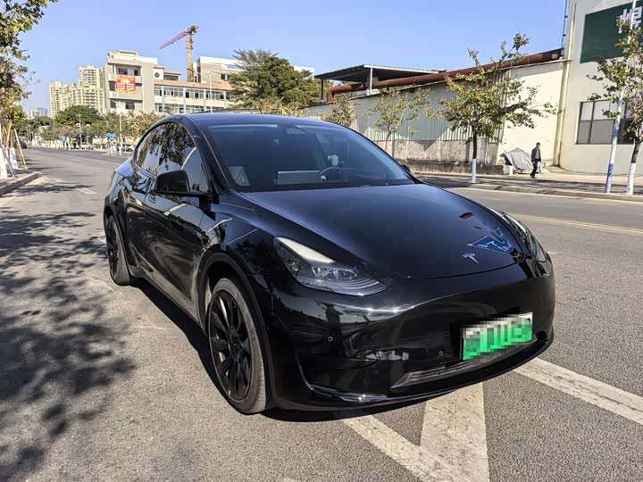 Фото 2 - Tesla Model Y
