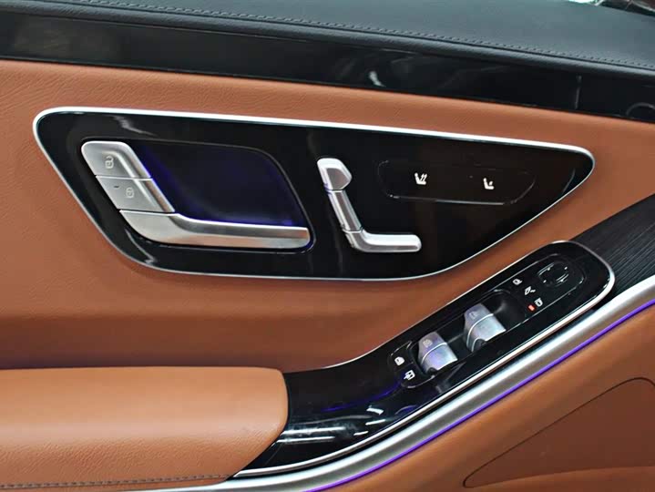 Фото 4 - Mercedes-Benz S-Class