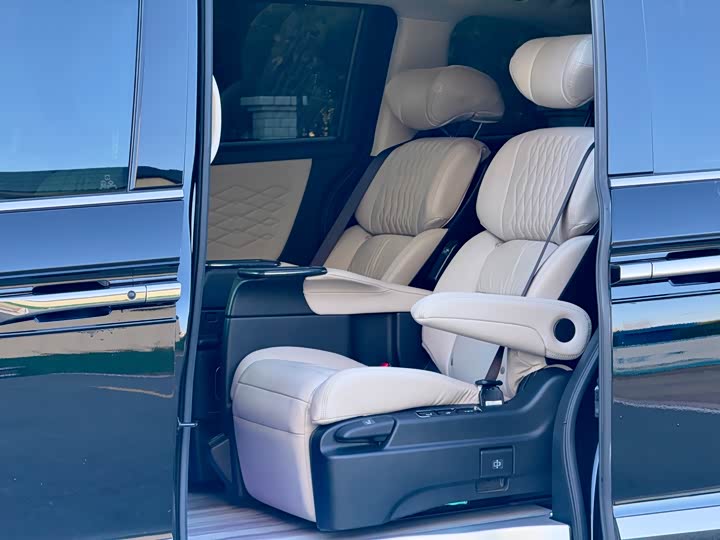 Фото 6 - Honda Elysion