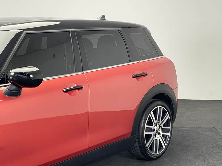 Фото 8 - Mini Clubman