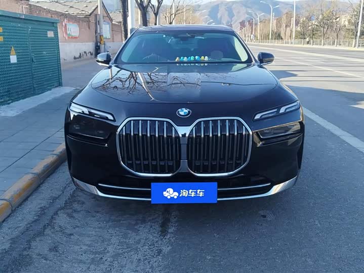 Фото 2 - BMW 7 Series