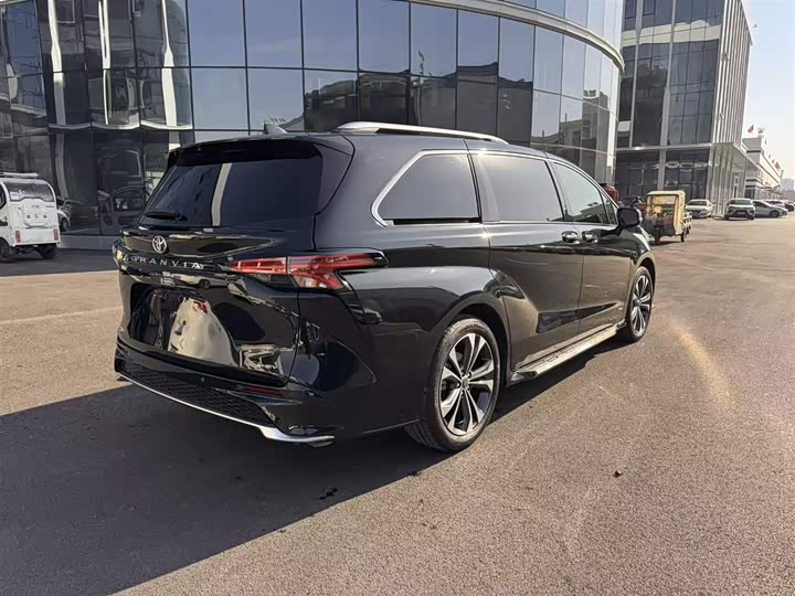 Фото 5 - Toyota Granvia
