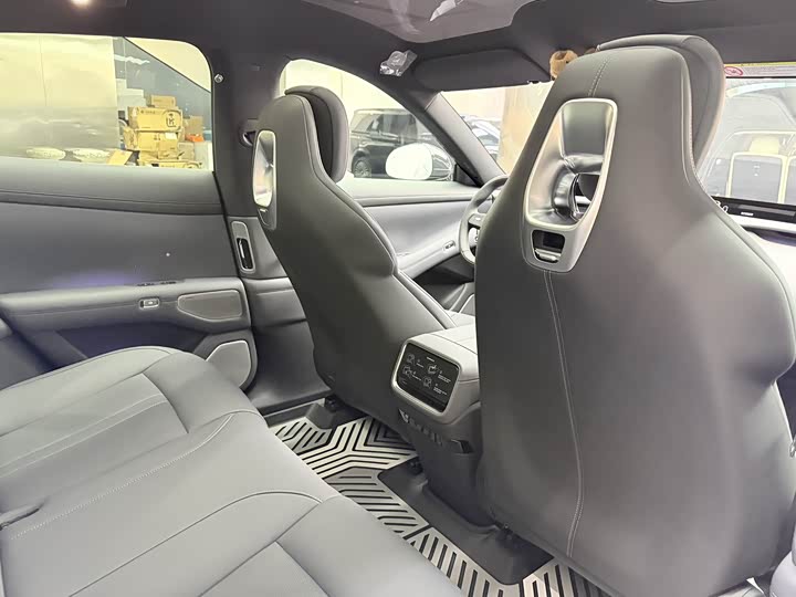 Фото 7 - Xiaomi YU7