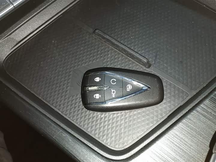 Фото 9 - Changan UNI-T